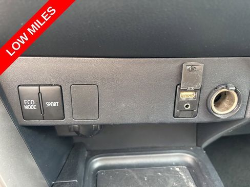 Used 2017 Toyota RAV4 LE FWD image 17
