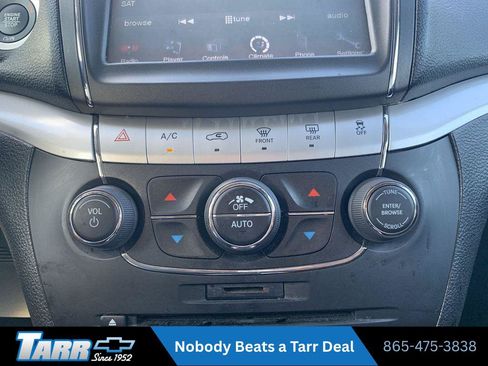 Used 2019 Dodge Journey SE FWD image 16