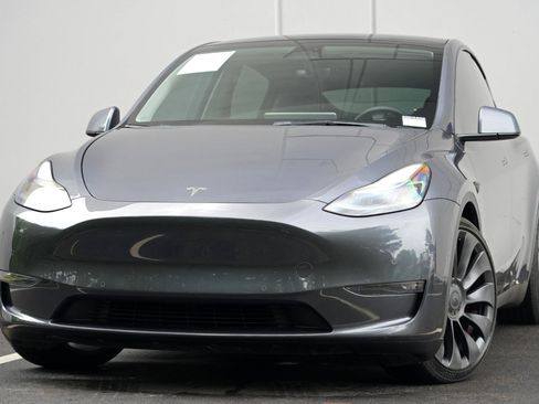 Used 2022 Tesla Model Y Performance AWD/4WD image 3