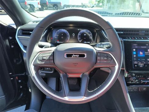 New 2025 Jeep Grand Cherokee Laredo X w/ Luxury Tech Group I image 14