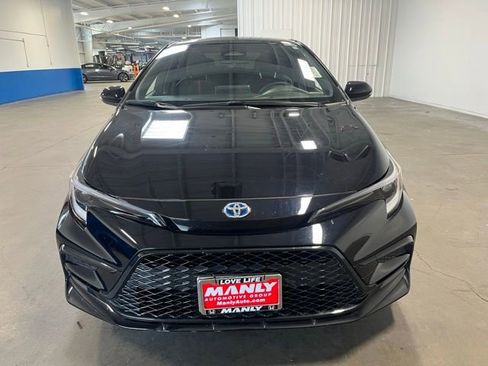 Used 2025 Toyota Corolla SE FWD image 8