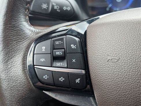 Used 2022 Ford Explorer King Ranch w/ Technology Package AWD/4WD image 17