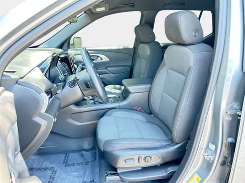 Used 2023 Chevrolet Traverse LT FWD image 11