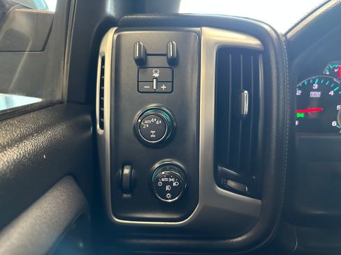 Used 2017 GMC Sierra 1500 SLE w/ SLE Value Package AWD/4WD image 19