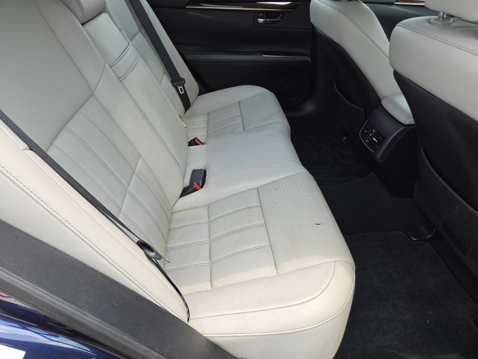 Used 2016 Lexus ES 350 w/ Luxury Package w/Wood Trim FWD image 22