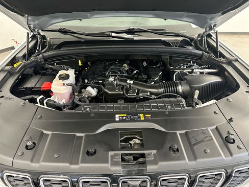 Used 2024 Jeep Grand Cherokee L Limited w/ Luxury Tech Group II image 37