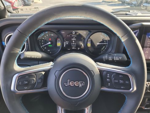 Used 2024 Jeep Wrangler High Altitude image 30