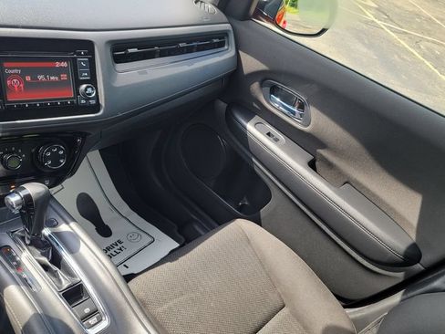 Used 2018 Honda HR-V LX image 23