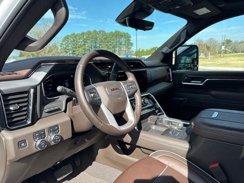 Used 2025 GMC Sierra 2500 Denali w/ Denali Reserve Package image 15