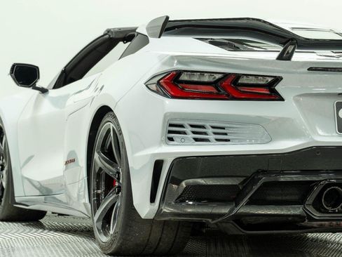 Used 2023 Chevrolet Corvette Z06 w/ Z07 Performance Package RWD image 24