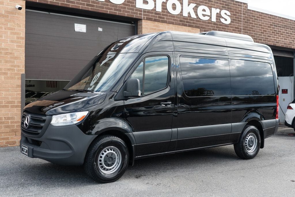 Used 2024 Mercedes-Benz Sprinter 2500 image 30