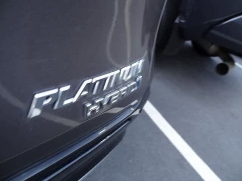 Used 2023 Toyota Sienna Platinum image 5