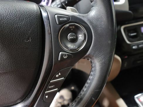 Used 2017 Honda Pilot Touring image 36