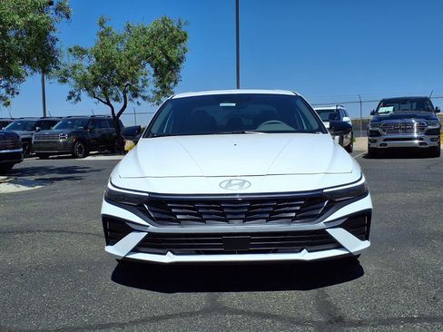 New 2026 Hyundai Elantra SEL Sport FWD image 2