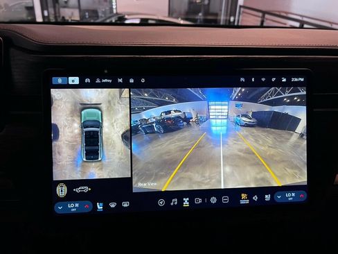 Used 2024 Rivian R1S Adventure AWD/4WD image 18
