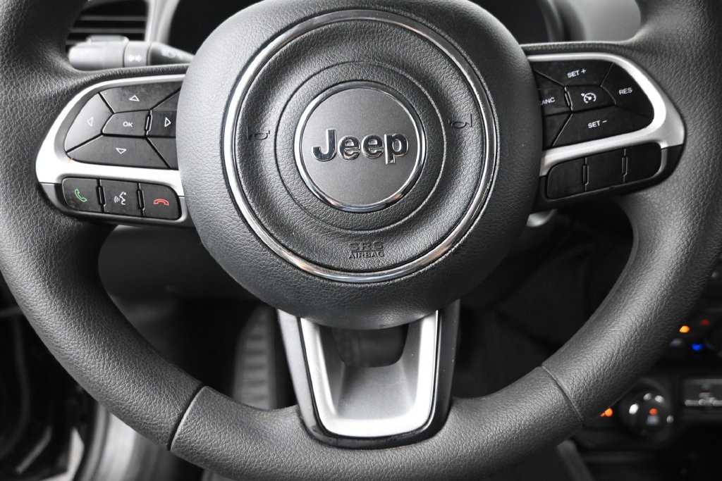 Used 2023 Jeep Renegade Latitude AWD/4WD image 17
