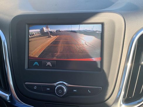 Used 2018 Chevrolet Equinox LT FWD image 18
