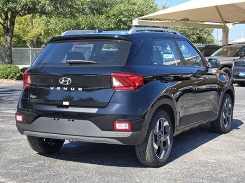 New 2026 Hyundai Venue SEL image 4
