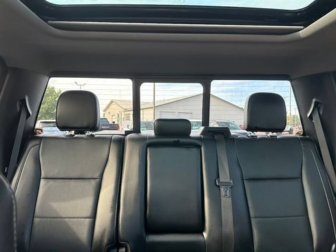 Used 2017 Ford F150 Lariat w/ Equipment Group 502A Luxury AWD/4WD image 32