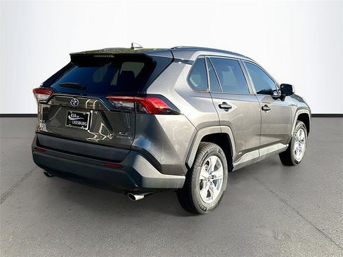 Used 2021 Toyota RAV4 XLE image 4