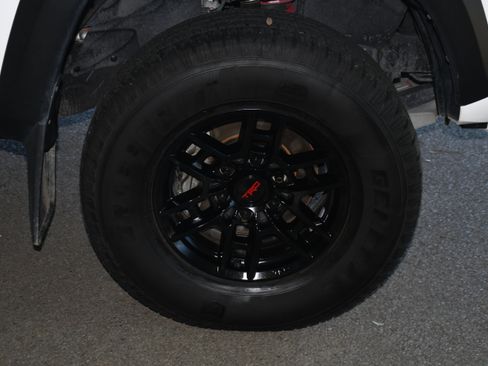 Used 2022 Toyota Tacoma SR5 w/ Technology Package RWD image 22