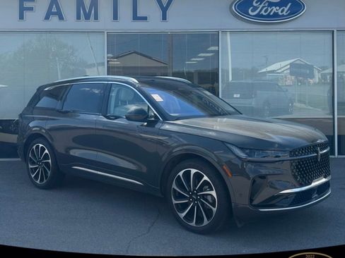Used 2024 Lincoln Nautilus Black Label AWD/4WD image 1