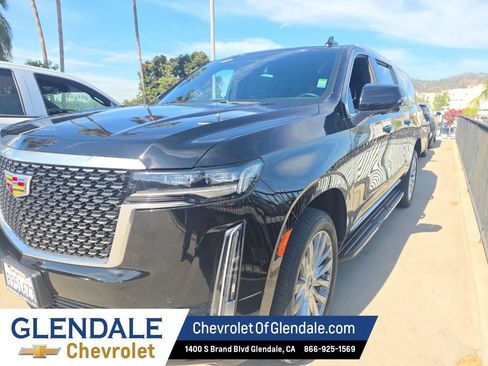 Used 2024 Cadillac Escalade ESV Luxury AWD/4WD image 2