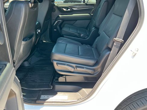 Used 2024 GMC Yukon Denali w/ Advanced Technology Package AWD/4WD image 22