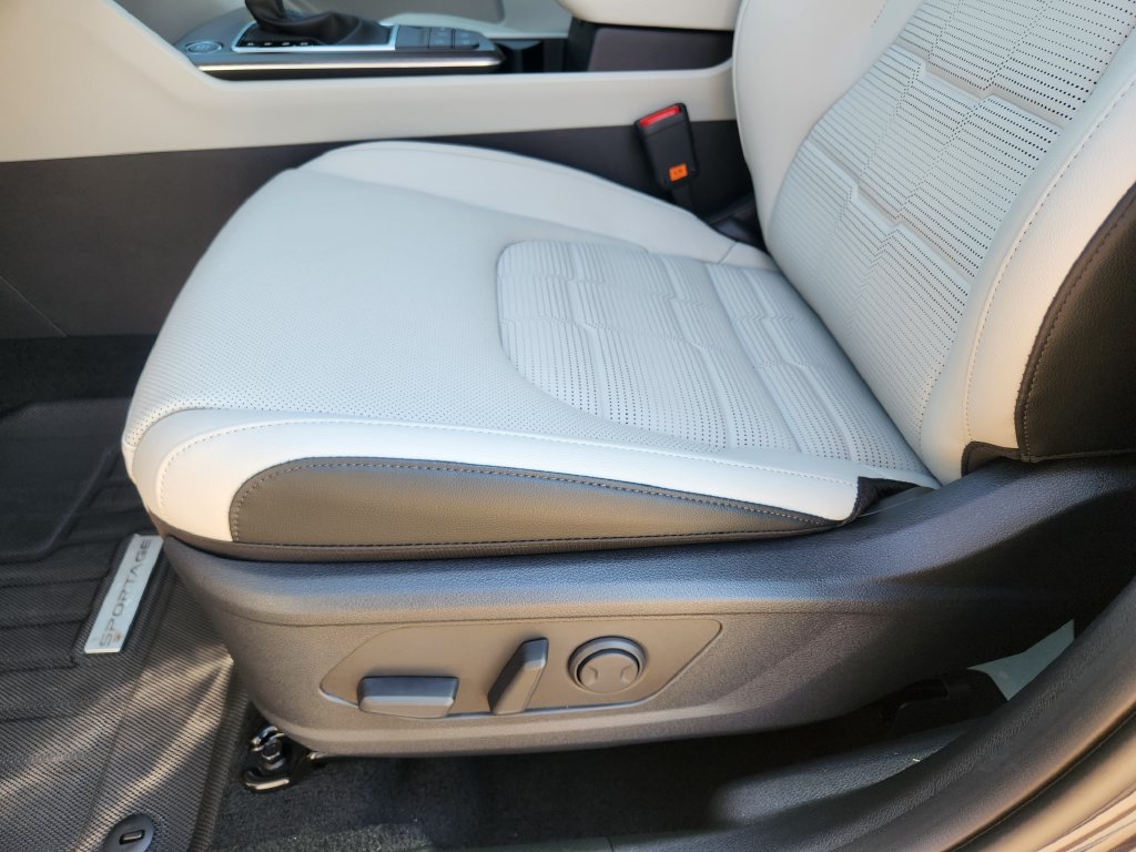 New 2026 Kia Sportage SX FWD image 23