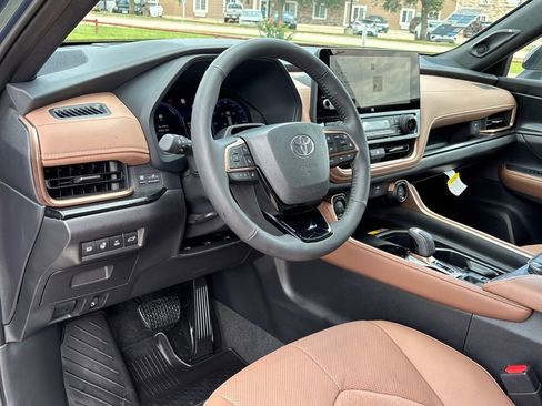 Used 2026 Toyota Grand Highlander AWD Hybrid image 12