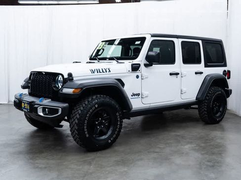 Used 2023 Jeep Wrangler Unlimited AWD/4WD image 3