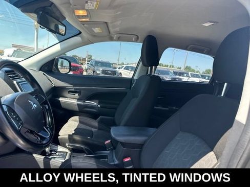 Used 2021 Mitsubishi Outlander Sport SE FWD image 3