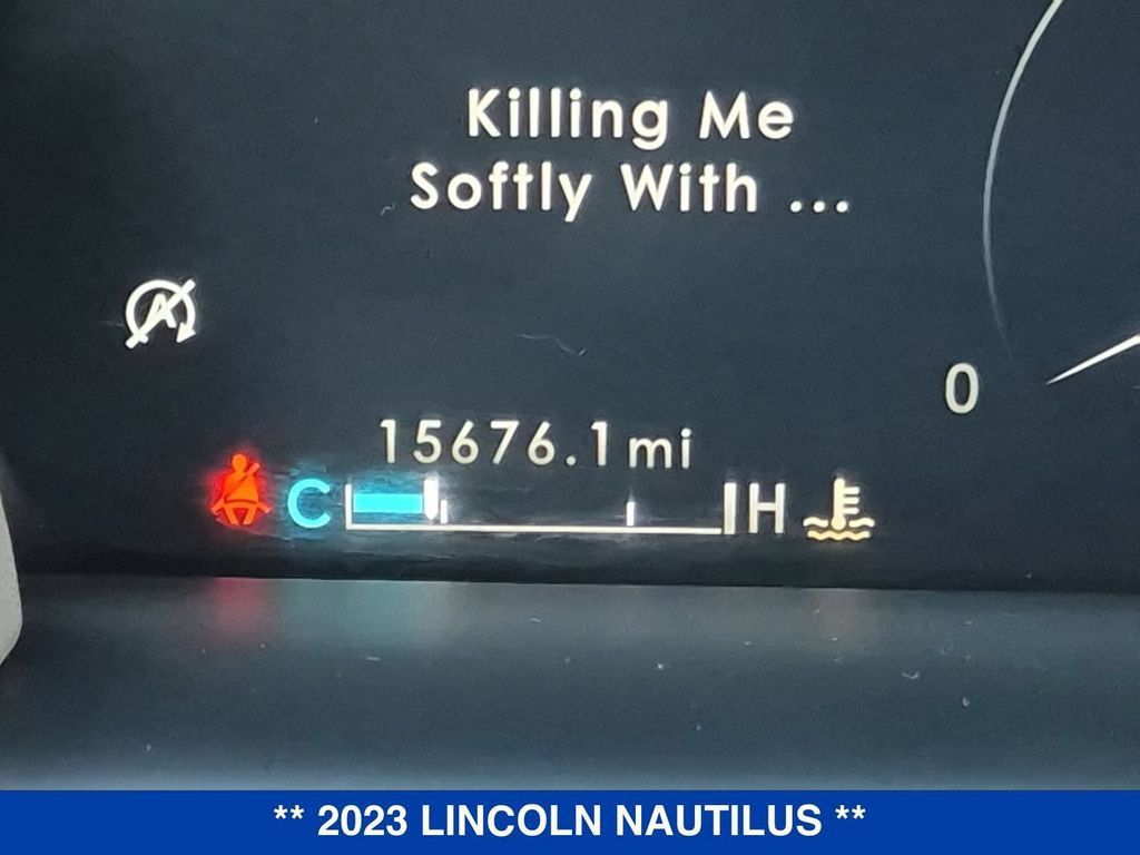 Used 2023 Lincoln Nautilus Reserve w/ Cargo Utility Package AWD/4WD image 23