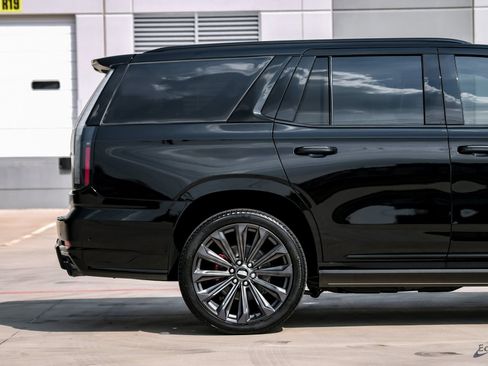 Used 2026 Cadillac Escalade V w/ LPO, Floor Liner Package image 18