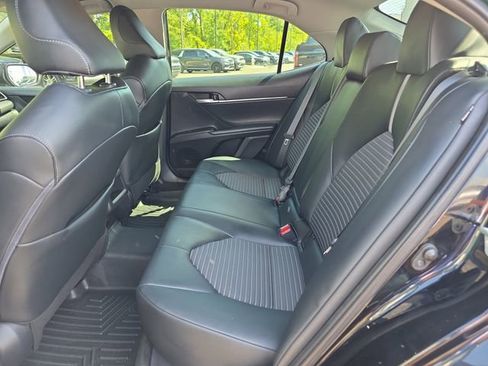 Used 2023 Toyota Camry SE FWD image 11