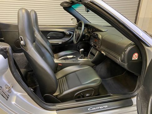 Used 2004 Porsche 911 Carrera RWD image 17