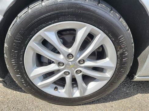 Used 2017 Chevrolet Malibu LT w/ Driver Confidence Package image 38