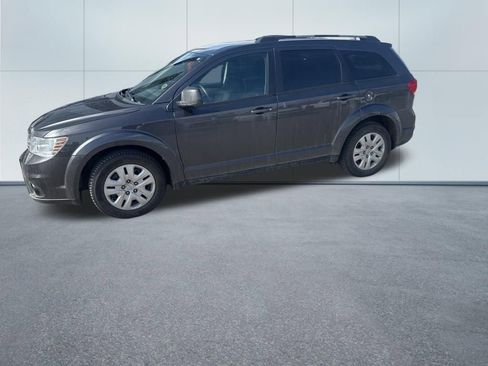 Used 2019 Dodge Journey SE image 5