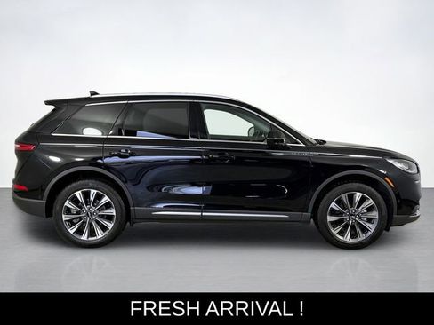 Used 2022 Lincoln Corsair Reserve w/ Equipment Group 201A AWD/4WD image 2