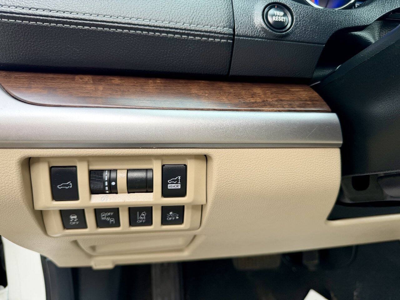 Used 2019 Subaru Outback 2.5i Limited AWD/4WD image 32