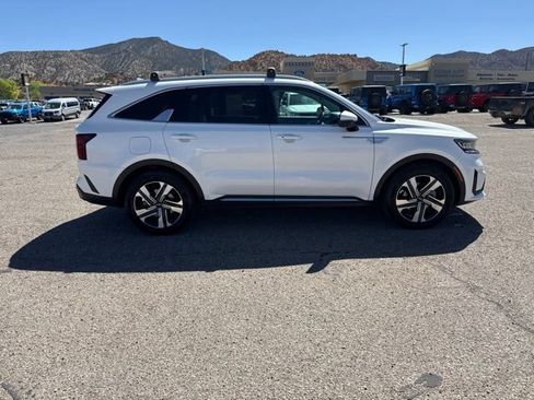Used 2022 Kia Sorento SX AWD/4WD image 4