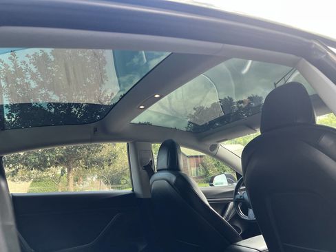 Used 2018 Tesla Model 3 Long Range image 18