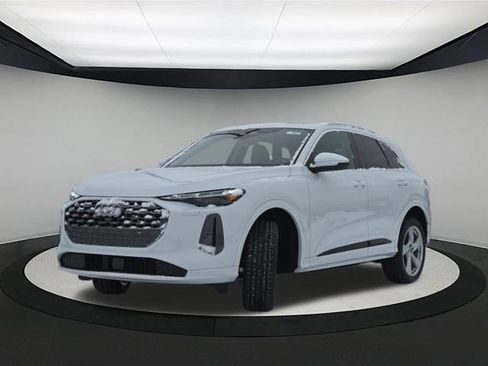 New 2025 Audi Q5 Premium Plus image 3