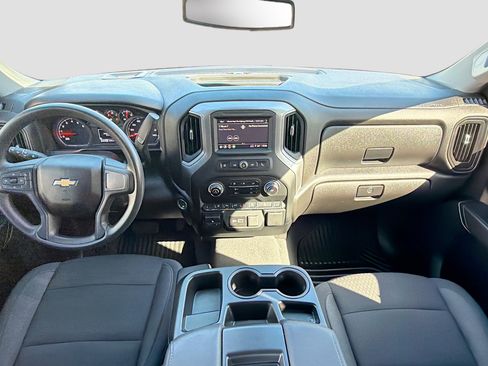 Used 2025 Chevrolet Silverado 2500 Custom w/ Custom Value Package image 15