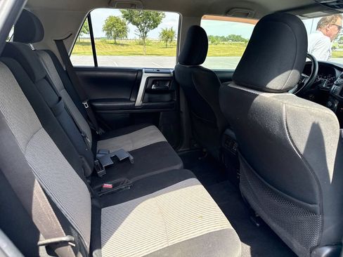 Used 2018 Toyota 4Runner SR5 AWD/4WD image 13