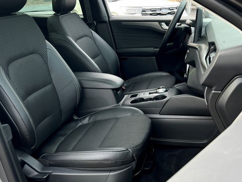 New 2026 Ford Escape SE image 8