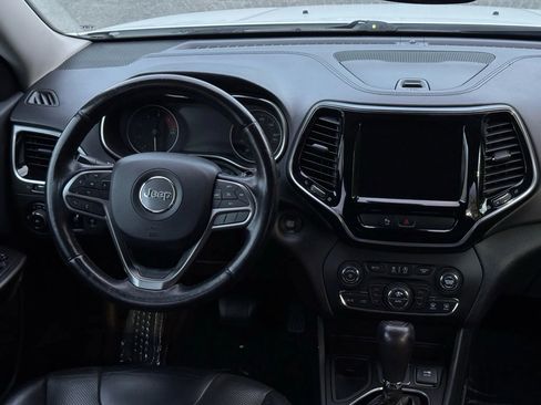 Used 2019 Jeep Cherokee Limited image 30