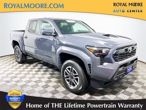 Certified 2025 Toyota Tacoma TRD Sport image 1