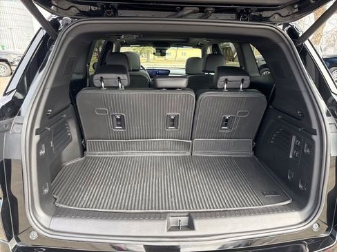 Certified 2025 Buick Enclave Avenir w/ Super Cruise Package AWD/4WD image 10