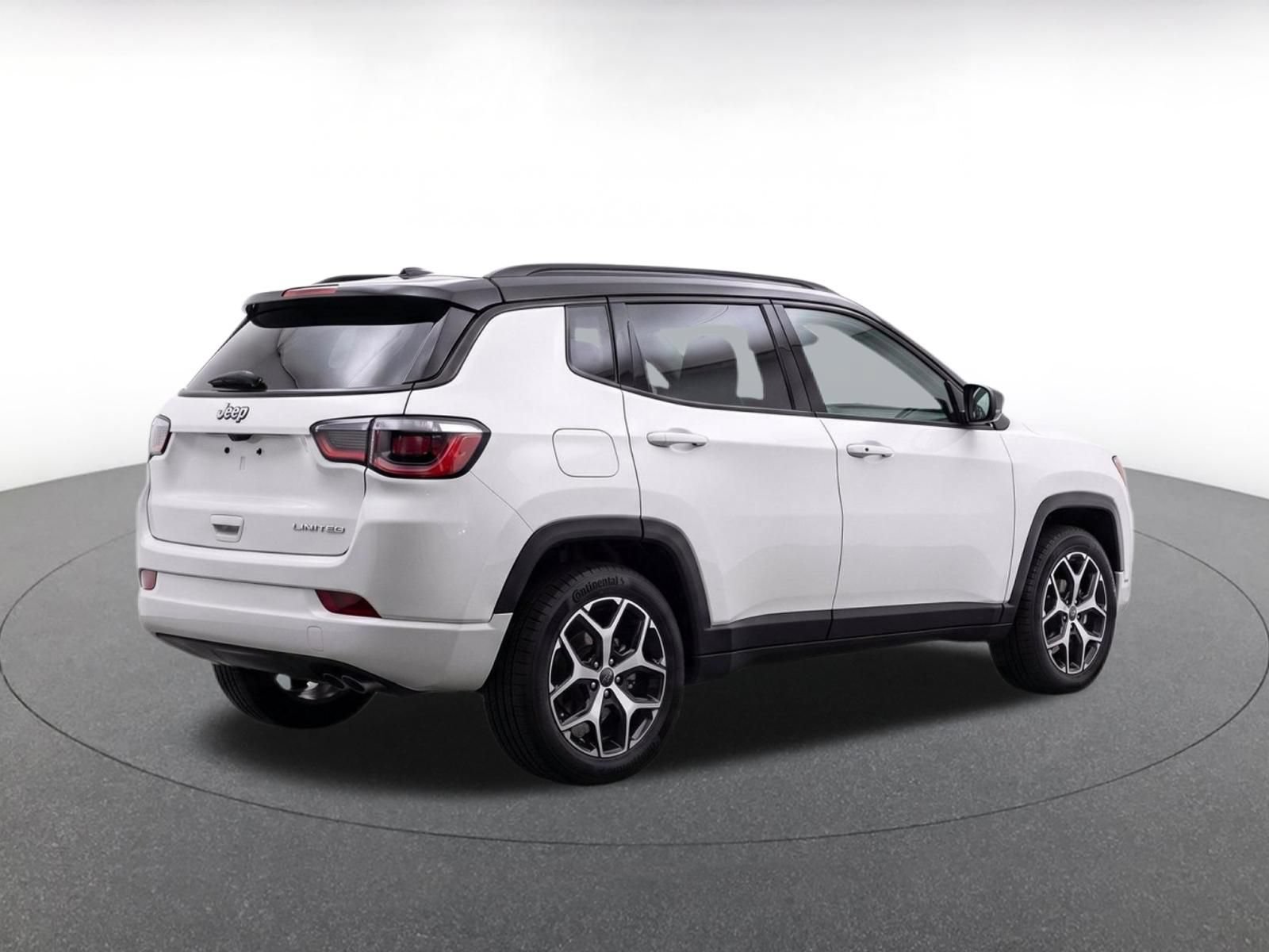 Used 2025 Jeep Compass Limited AWD/4WD image 8